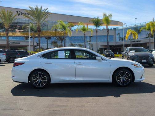 2025 Lexus ES 350 Base