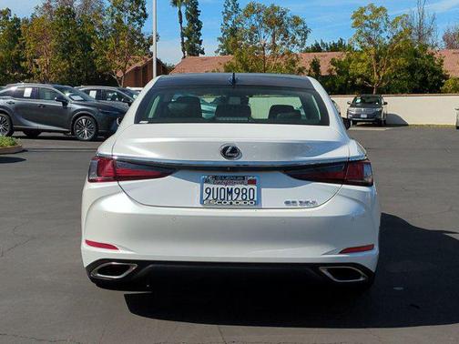 2025 Lexus ES 350 Base