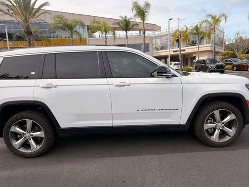 Bright White Clearcoat 2021 Jeep Grand Cherokee L Limited