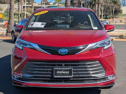 2021 Toyota Sienna Platinum