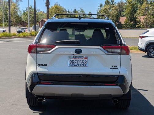 2022 Toyota RAV4 Hybrid SE