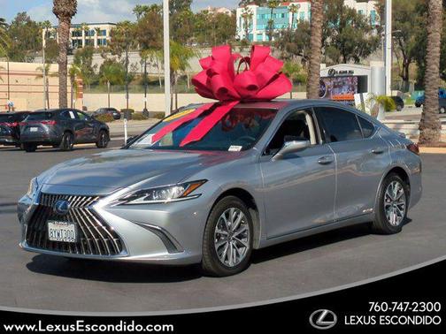 2022 Lexus ES 300h Base