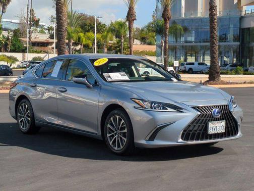 2022 Lexus ES 300h Base