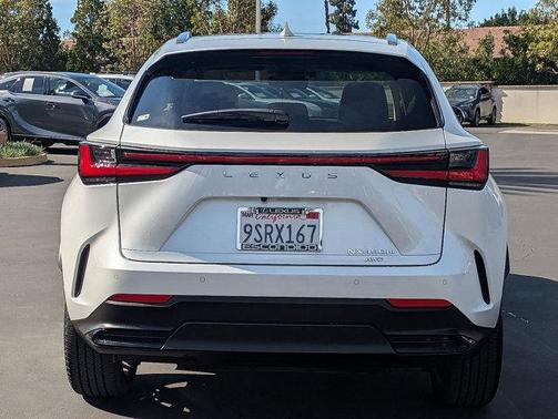 2025 Lexus NX 450h+ Luxury