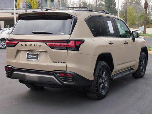 2025 Lexus LX 700h Overtrail