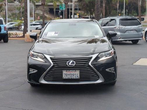 Obsidian 2016 Lexus ES 300h Base