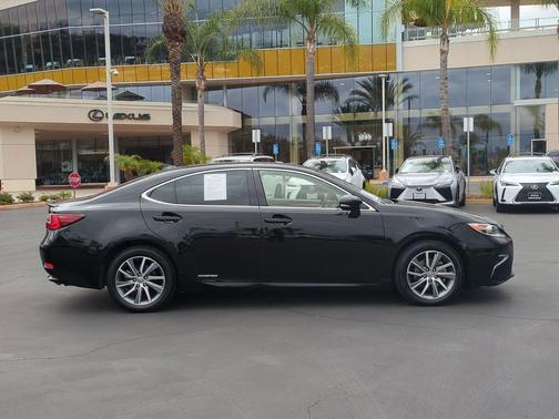 Obsidian 2016 Lexus ES 300h Base