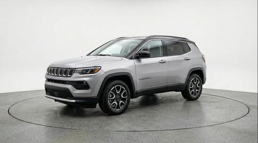 Silver Zynith Metallic Clearcoat 2025 Jeep Compass Trailhawk