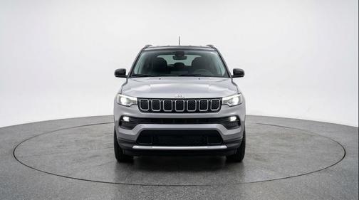Silver Zynith Metallic Clearcoat 2025 Jeep Compass Limited