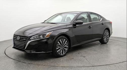 Super Black 2025 Nissan Altima SV FWD