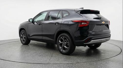Mosaic Black Metallic 2025 Chevrolet Trax LT