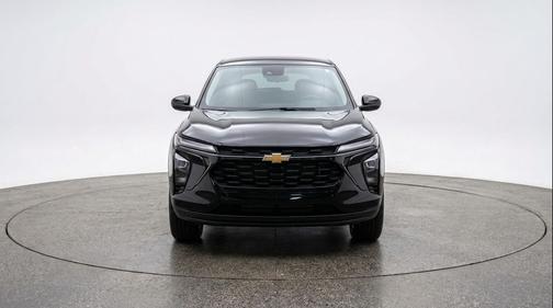 Mosaic Black Metallic 2025 Chevrolet Trax LT