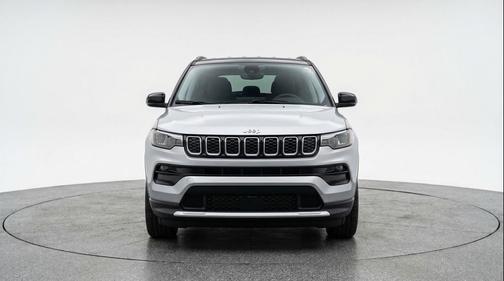 Silver Zynith Metallic Clearcoat 2025 Jeep Compass Limited
