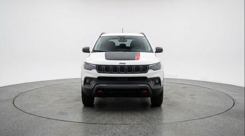 Bright White Clearcoat 2025 Jeep Compass Trailhawk