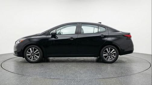 Super Black 2025 Nissan Versa 1.6 SV