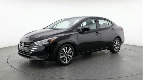 Super Black 2025 Nissan Versa 1.6 SV