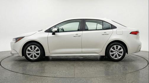 Ice Cap 2025 Toyota Corolla LE
