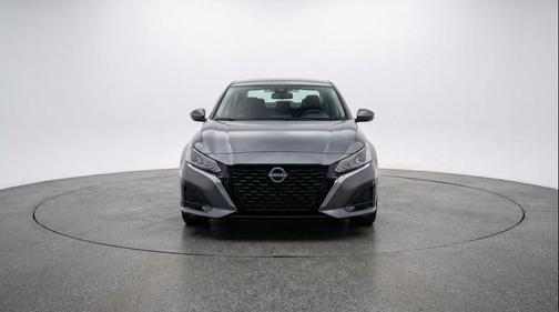 Gun Metallic 2025 Nissan Altima SV FWD