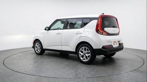 Snow White Pearl 2025 Kia Soul LX