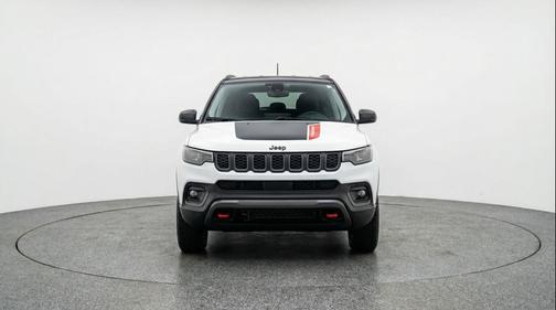 Bright White Clearcoat 2025 Jeep Compass Trailhawk