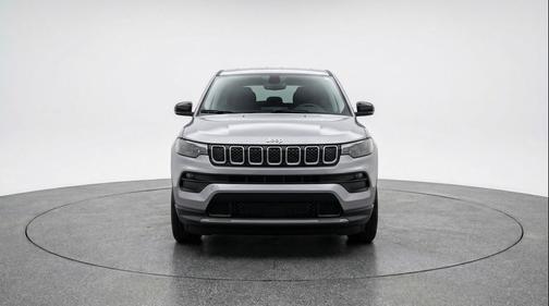 Silver Zynith Metallic Clearcoat 2025 Jeep Compass Limited