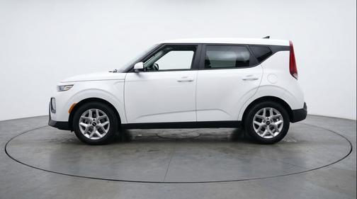 Snow White Pearl 2025 Kia Soul LX