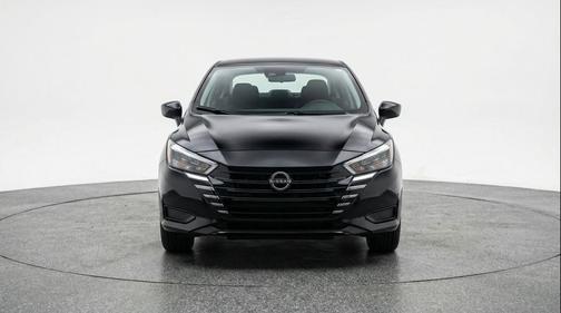Super Black 2025 Nissan Versa 1.6 SV