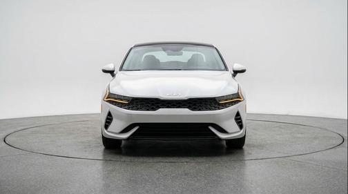 Snow White Pearl 2025 Kia K4 LXS