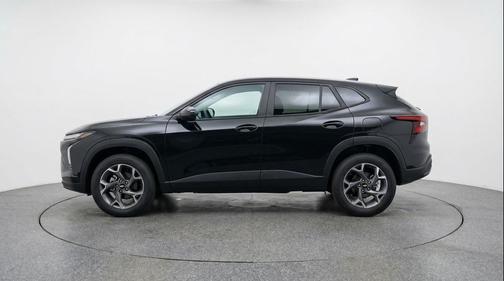 Mosaic Black Metallic 2025 Chevrolet Trax LT
