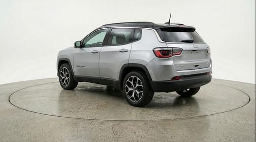 Silver Zynith Metallic Clearcoat 2025 Jeep Compass Limited