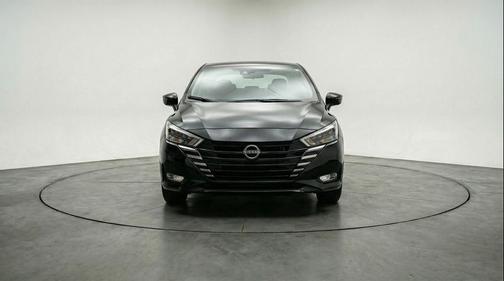 Super Black 2025 Nissan Versa 1.6 SV