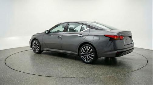 Gun Metallic 2025 Nissan Altima SV FWD