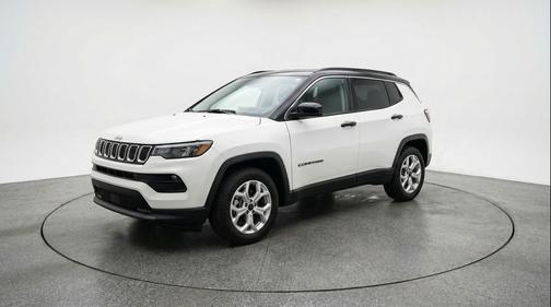 Bright White Clearcoat 2025 Jeep Compass Latitude