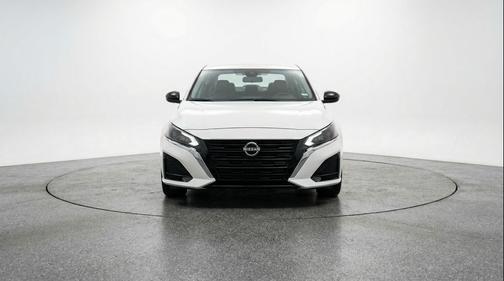 Glacier White 2025 Nissan Altima SV FWD