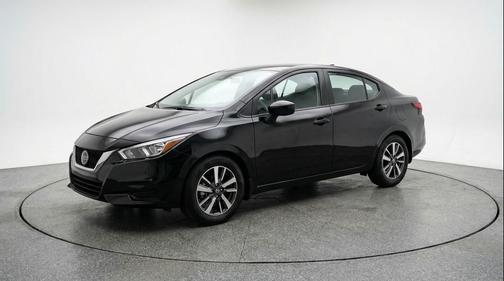 Super Black 2025 Nissan Versa 1.6 SV