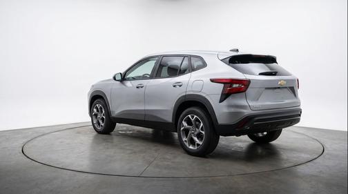 Sterling Gray Metallic 2025 Chevrolet Trax LT
