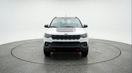 Bright White Clearcoat 2025 Jeep Compass Trailhawk