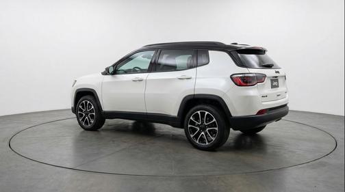 Bright White Clearcoat 2025 Jeep Compass Trailhawk