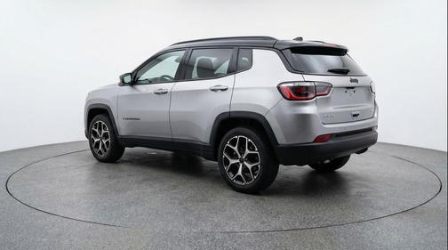 Silver Zynith Metallic Clearcoat 2025 Jeep Compass Limited