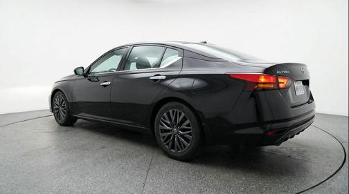 Super Black 2025 Nissan Altima SV FWD
