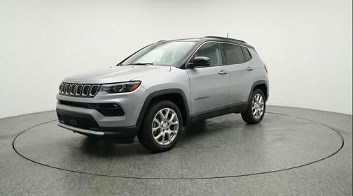 Silver Zynith Metallic Clearcoat 2025 Jeep Compass Limited