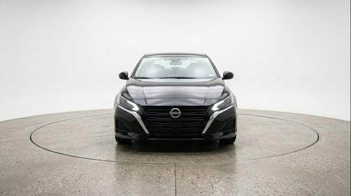 Super Black 2025 Nissan Altima SV FWD
