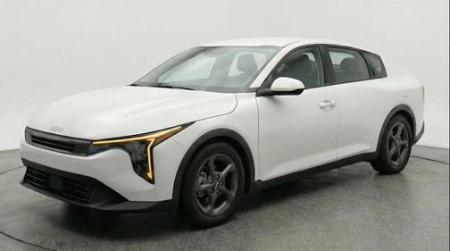 Snow White Pearl 2025 Kia K4 LXS
