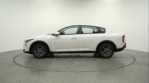 Snow White Pearl 2025 Kia K4 LXS