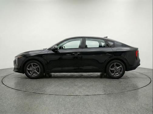 Aurora Black Pearl 2025 Kia K4 LXS