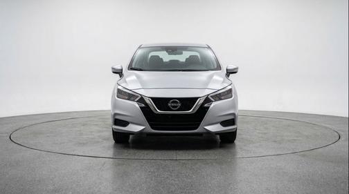 Brilliant Silver Metallic 2025 Nissan Versa 1.6 SV