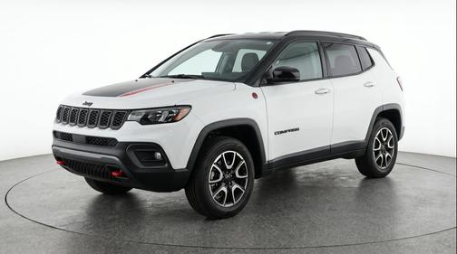 Bright White Clearcoat 2025 Jeep Compass Trailhawk