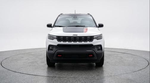 Bright White Clearcoat 2025 Jeep Compass Trailhawk