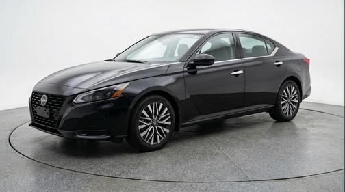 Super Black 2025 Nissan Altima SV FWD