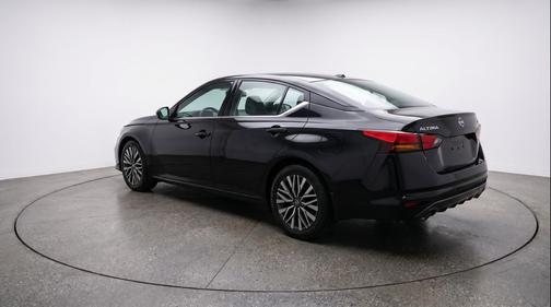 Super Black 2025 Nissan Altima SV FWD